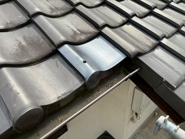 瓦の補修工事を対応